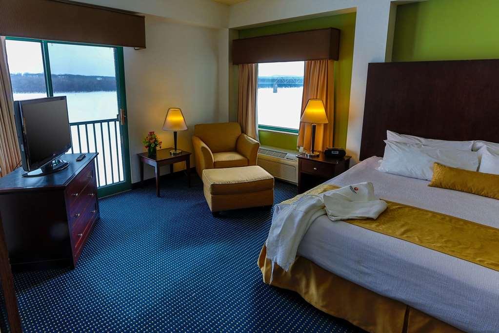 Grand Harbor Resort Dubuque Room photo